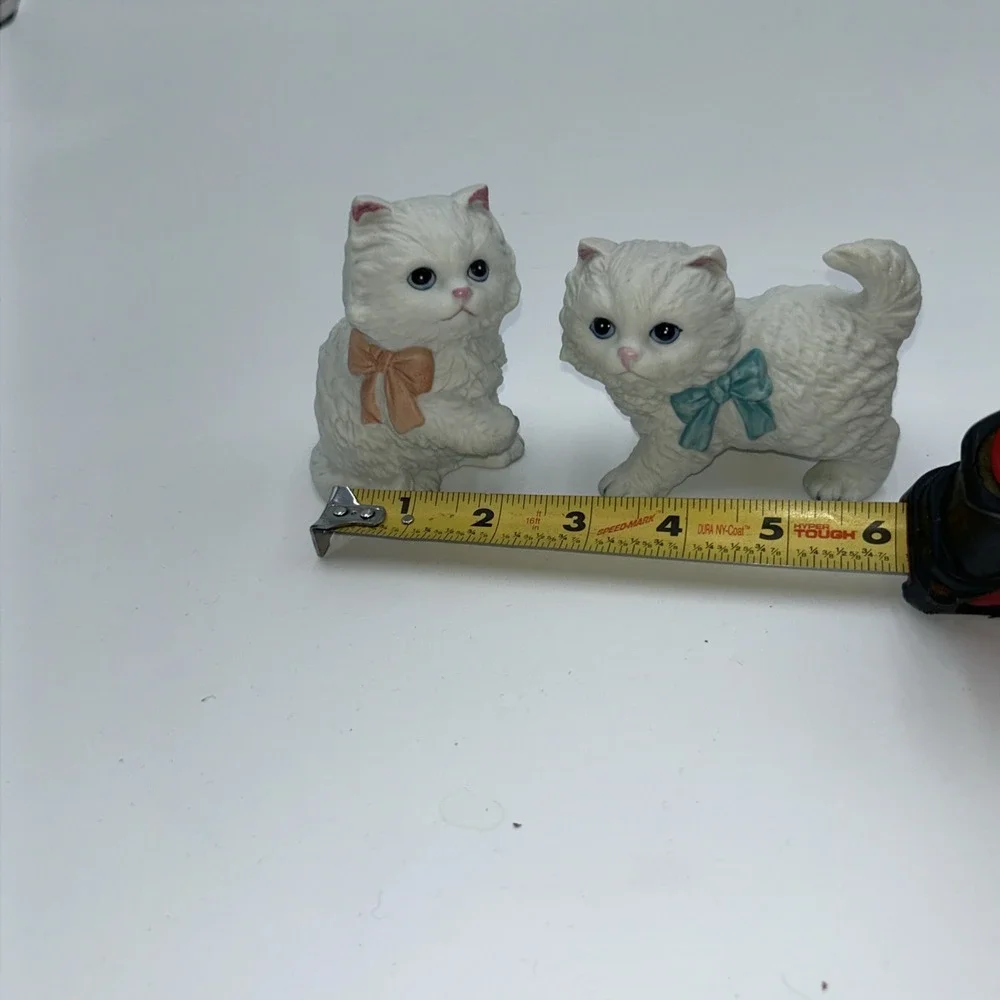 Vintage HOMCO Kittens #1428 Set Of 2 White Cats Bows Cat Kitten